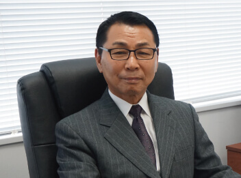 代表取締役社長　片岡 祐治